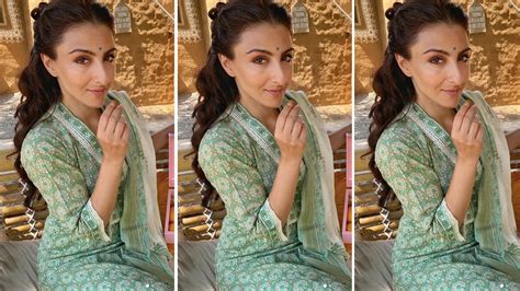 Soha Ali Khan's green block printed cotton kurta will become your go-to ...