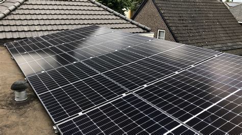 Platdaksysteem met verschillende orientaties en schaduw - Duurzame ...