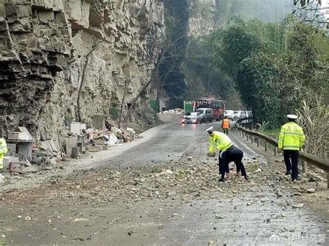 四川内江发生5.2级地震最新消息 地震现场图片曝光墙皮脱落重庆成都多地震感强烈 网友表示手机收到地震预警_社会_中国小康网