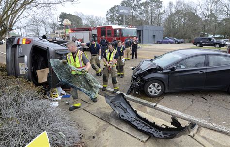 Morning accident flips SUV on Delaware | The Enterprise Journal