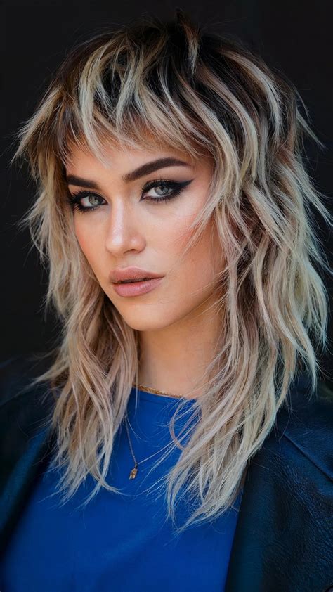 19 Ways You Can Get The Wolf Cut with Wavy Hair