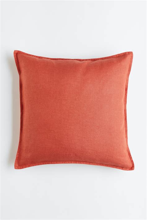 Washed linen cushion cover - Brick red - Home All | H&M IN