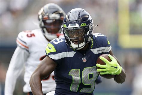 Pre-Snap Reads 8/31: Seahawks roster sits at 53 - Field Gulls
