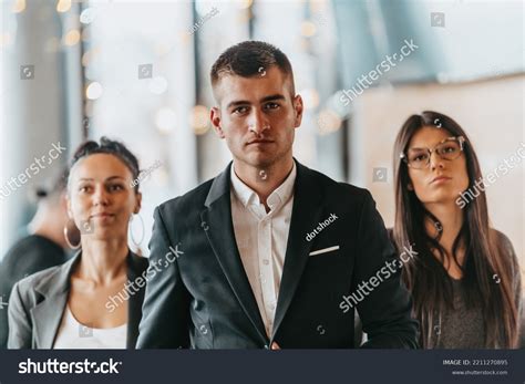 Group of Business People Standing Together 的图像结果