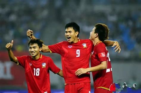 国足2-1险胜泰国 晋级亚洲杯八强 - 每日头条