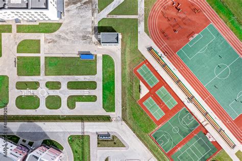 School Sports Field 的图像结果