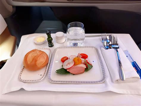 Singapore Airlines Business Class: One of the World's Longest Direct ...