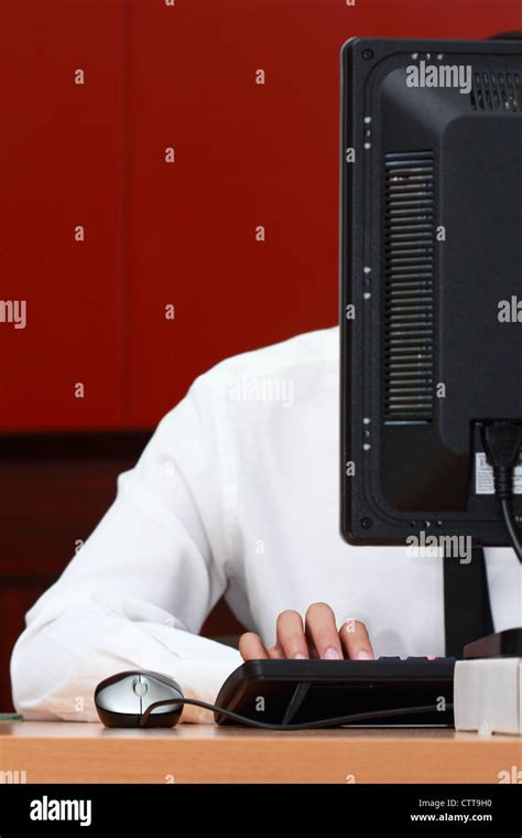 Man On Computer 的图像结果