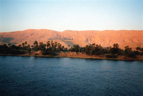 File:Valley-of-the-Kings-as-seen-from-the-River-Nile.jpg - Wikimedia ...