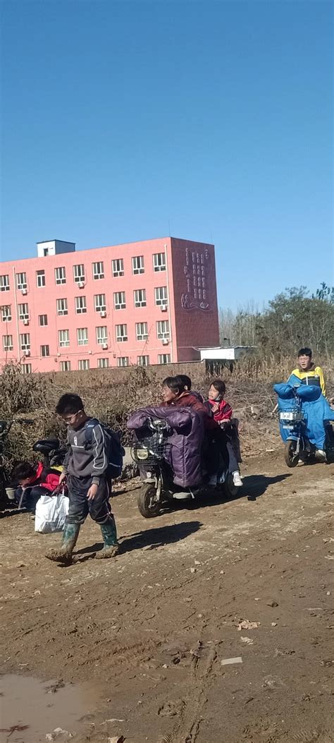 邢台123：这是邢台市市区孩子上下学，人民的父母官们！！！