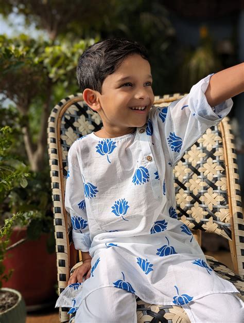 Tura Turi | Boys, Men Cotton Malmal Kurta | Indian Lotus, Blue
