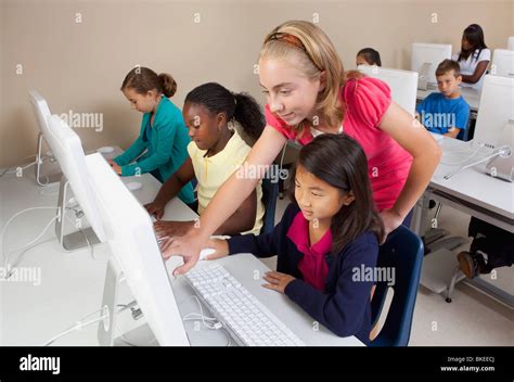 Computer Class for Students 的图像结果