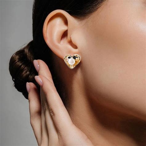 Jewellery Online - Premium Gold Heart With Pearls Stud Earrings | Nestasia