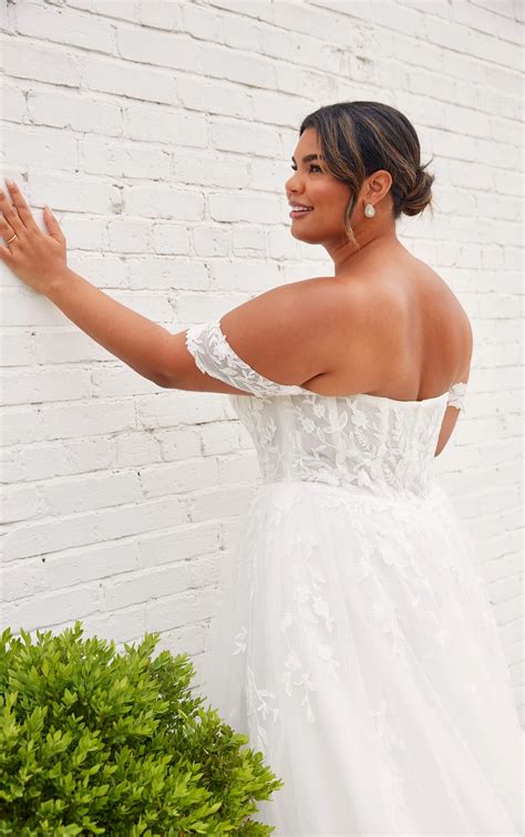 Timeless Romance Plus Size Lace Wedding Dress - Style 7849