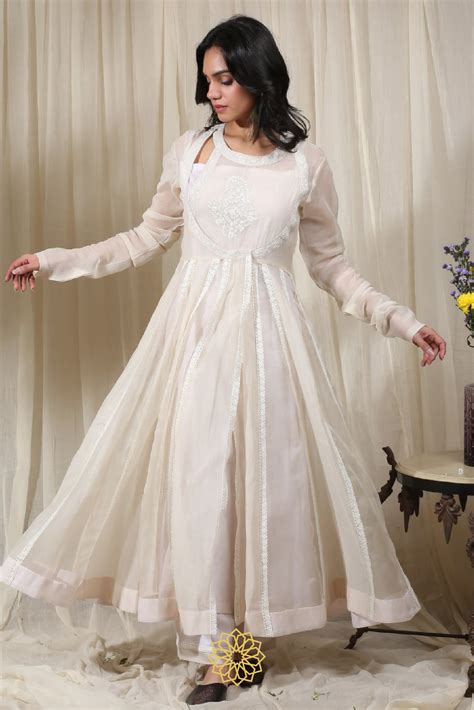 OFF WHITE EMBROIDERED KURTA SET