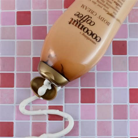 OGX - Smoothing and Coconut Coffee Body Cream - 577 ml | Exubuy.com