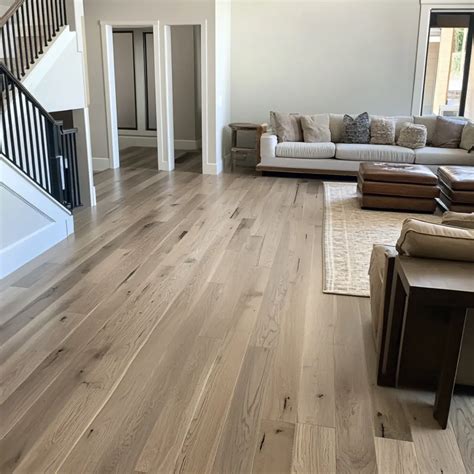 10 Stunning Hickory Flooring Designs You Can DIY