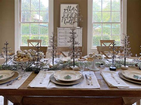 Christmas Dinner Table Decorations