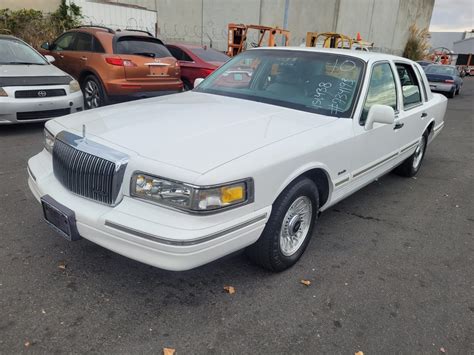 1997 Lincoln Town Car Executive
