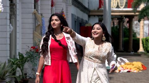 Watch Tomader Rani S1 Episode 10 on JioHotstar