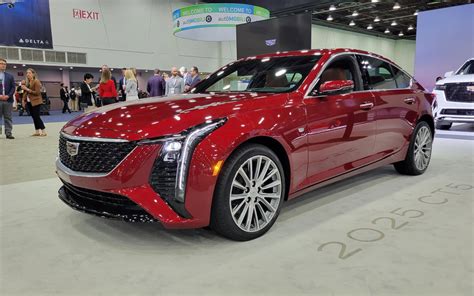 Refreshed 2025 Cadillac CT5 is Latest With 33 Inches of Displays - The Car Guide