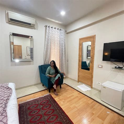 ASTORIA HOTEL (Mumbai) - Hotel Reviews, Photos, Rate Comparison ...