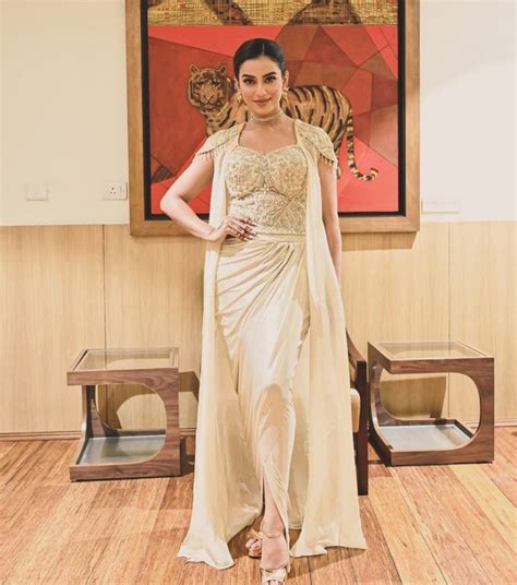 32 years old bhopuri actress akshra singh bold look in black bodycon ...