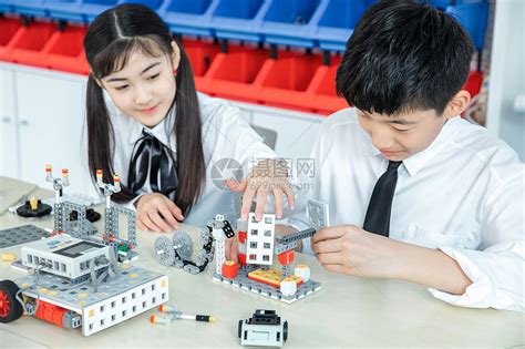 【丰翼小学高小部校区】丰富手工课 多彩小世界 ——我校手工制作特长课简介