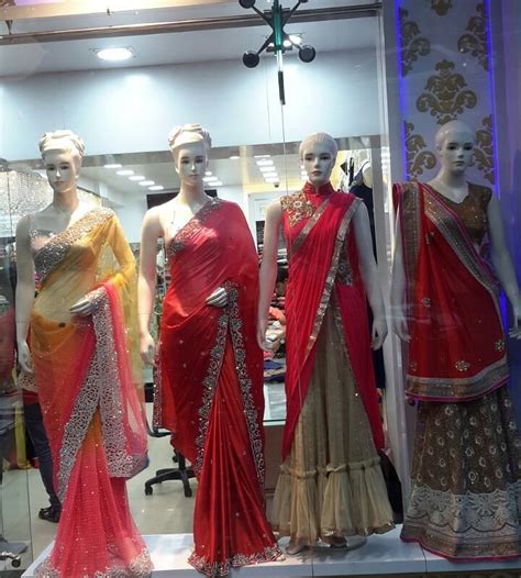 LOKHANDWALA COMPLEX MARKET (2026) All You Need to Know BEFORE You Go ...