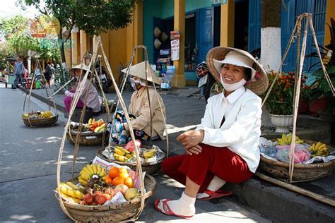 Da Nang Vietnam Local People 的图像结果
