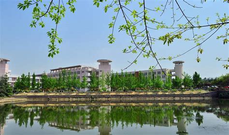 成都大学新图书馆丨中国建筑西南设计研究院_智绘华构