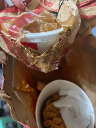 KFC, Dubai - Shop # 251 1st Floor Mirdif City Centre Emirates Road ...