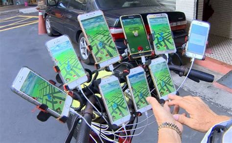 Pokémon GO Grandpa Just Upgraded His Bike With 64 Smartphones ...