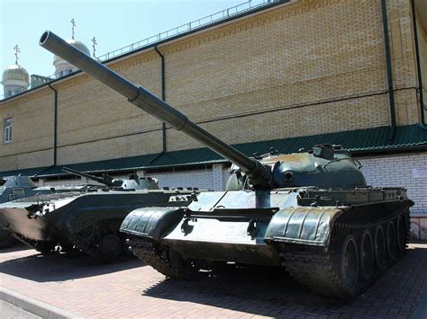 Exploding Tanks 的图像结果