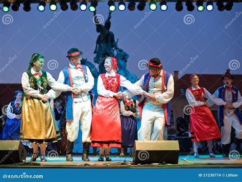 EGER - AUGUST 18: Traditional Polish Folk Dance. Editorial Stock Image ...