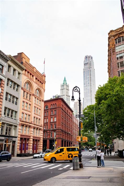 10 BEST Neighborhoods in Manhattan (First Time Visitors Guide!)