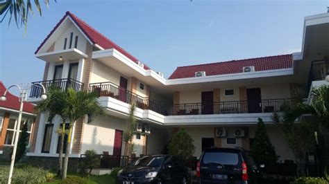HOTEL GRIYA KATARINA (Ambarawa, Java) - Hotel Reviews, Photos, Rate ...