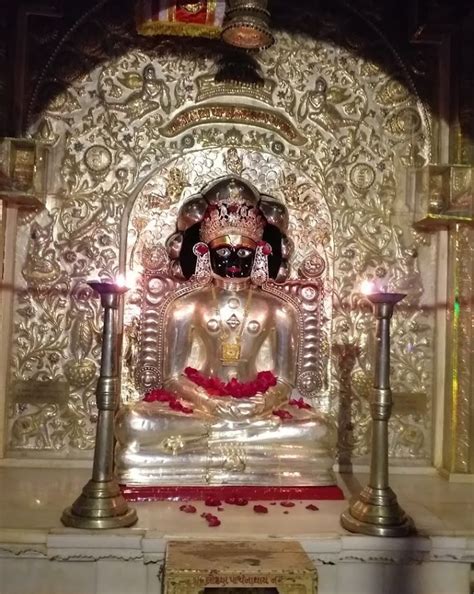 Shri Loadhan Parshvnath Shwetamber Jain Tirth, Dabhoi, District ...