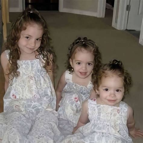 Pin by lottie ྀིྀི on kalogeras sisters ྀིྀི | Perfect sisters, Famous sisters, Sister outfits