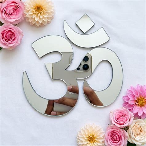 Fancy OM shape silver mirror – Mirror Glass World Wide