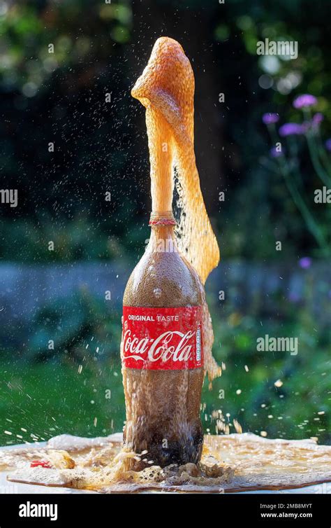 Exploding Coke Bottle 的图像结果