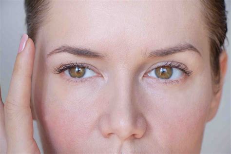 How To Fix Uneven Eyebrows