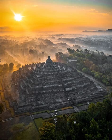 Sejarah Candi Borobudur : Lokasi Candi & Harga Tiket Masuk 2023