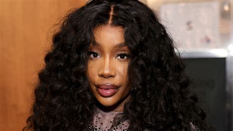 All the Details Behind SZA's Super Bowl Halftime Show Look—See the ...