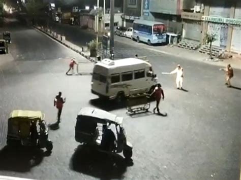 The youth ran 50 kilometers in 60 minutes in a car, breaking the ...