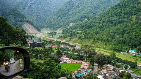 beautiful valley of uttarakhand hd 11305066 Stock Photo at Vecteezy