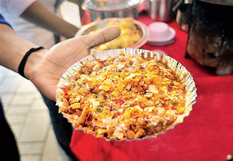 B Road Bhelpuri Wala in Churchgate, Mumbai | Whats Hot | WhatsHot Delhi Ncr