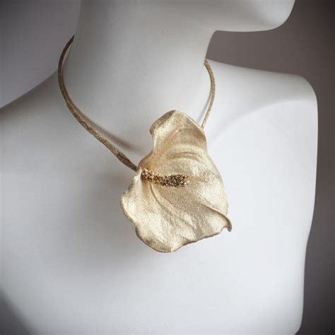 Buy Flower Necklace Online In India - Etsy India