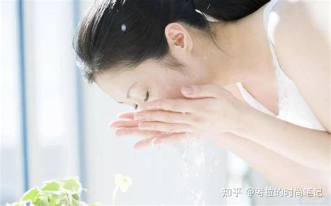 女人洗脸时别犯这3个错误，会让皮肤“越洗越差”，很多人还在做 - 知乎