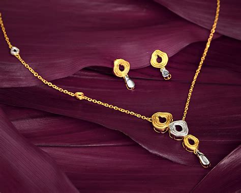 Latest light weight gold jewellery designs online